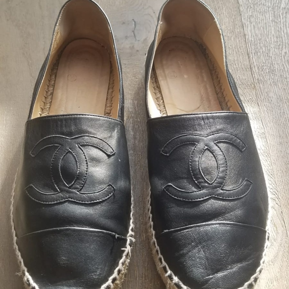 Chanel Authentic leather shoe